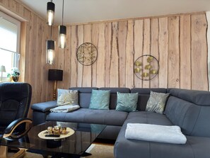 House | Living room - Ferienhaus mit Kamin in Thale-friedrichsbrunn (Thale)