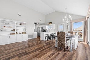 Dining - Pier Pressure - 301 Port Royal St 3 Bedroom Home (Dauphin Island)