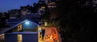 Hillshades Retreat by Alaya Stays 6BHK