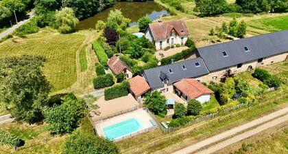 Aux Détours de l'Étang : La Bergerie et sa piscine privative