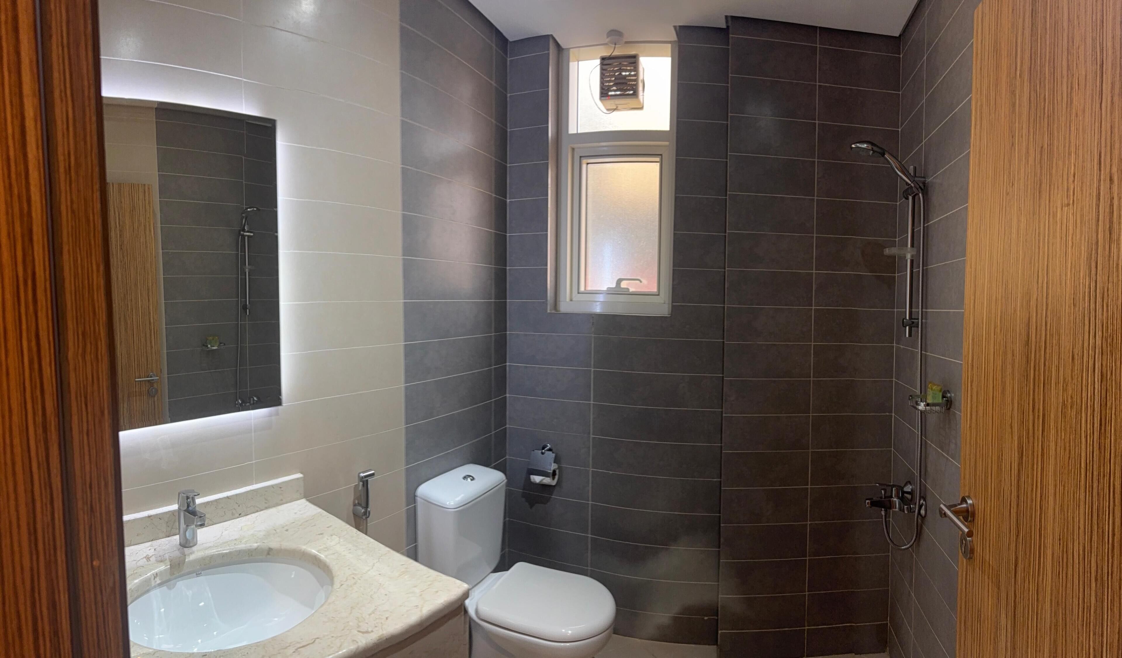 Deluxe Studio | Bathroom