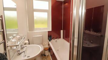 Cottage | Bathroom
