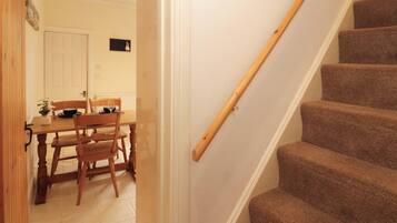Cottage | Dining