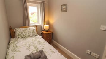 Cottage | 2 bedrooms, free WiFi, individually decorated, individually furnished