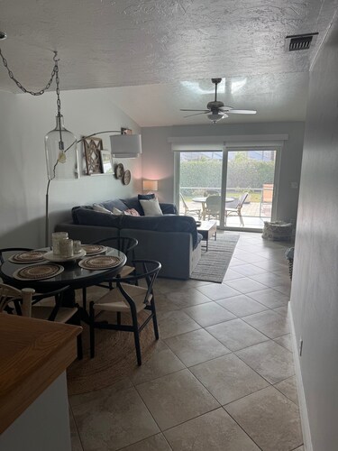 Cozy 2-bedroom villa in beautiful Jupiter with large fenced in backyard!