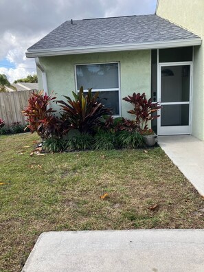 تفاصيل الفندق من الخارج