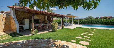 屋外ダイニングエリア