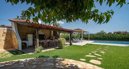 Poolside Paradise Dilesi by ΜΡS