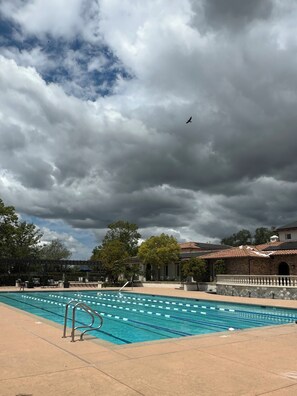 Pool - Spacious 4-bedroom home in peaceful Calabasas “The Oaks”prestigious neighborhood (Calabasas)