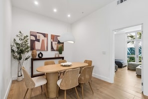 Dining - Rosemary District Flat in Downtown Sarasota (Sarasota)