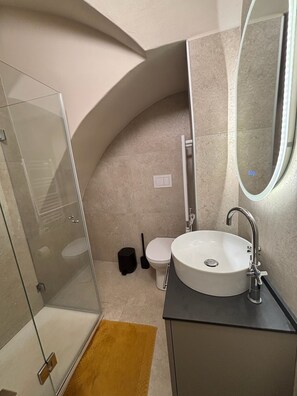 Bathroom - NEW - Fully Refurbished Old Townhouse (Cervo)