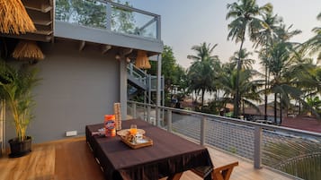 Deluxe Villa, Balcony, Courtyard View | Outdoor dining