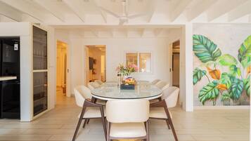 Deluxe Villa, Balcony, Courtyard View | Dining