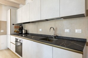 Fridge, oven, dishwasher, coffee/tea maker - Saliceto Studio by Wonderful Italy (Bologna)