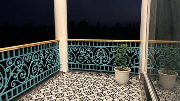 Executive Double Room, Balcony, Garden View | Property grounds