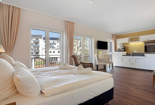 Central Suite IV