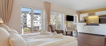 Central Suite IV