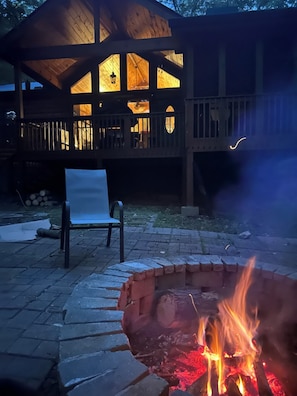 Property grounds - Fall in love with mountain living, Cozy 3-bedroom cabin in Blue Ridge., (Blue Ridge)