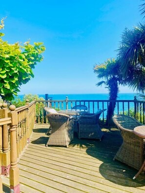 Terrace/patio - The Carlton Hotel (Shanklin)