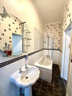 Bathroom - The Carlton Hotel (Shanklin)