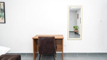 Habitación Deluxe, balcón, vistas a la ciudad | Interior