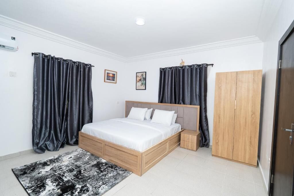 Deluxe Room, Balcony, City View | Desk, laptop workspace, blackout drapes, soundproofing