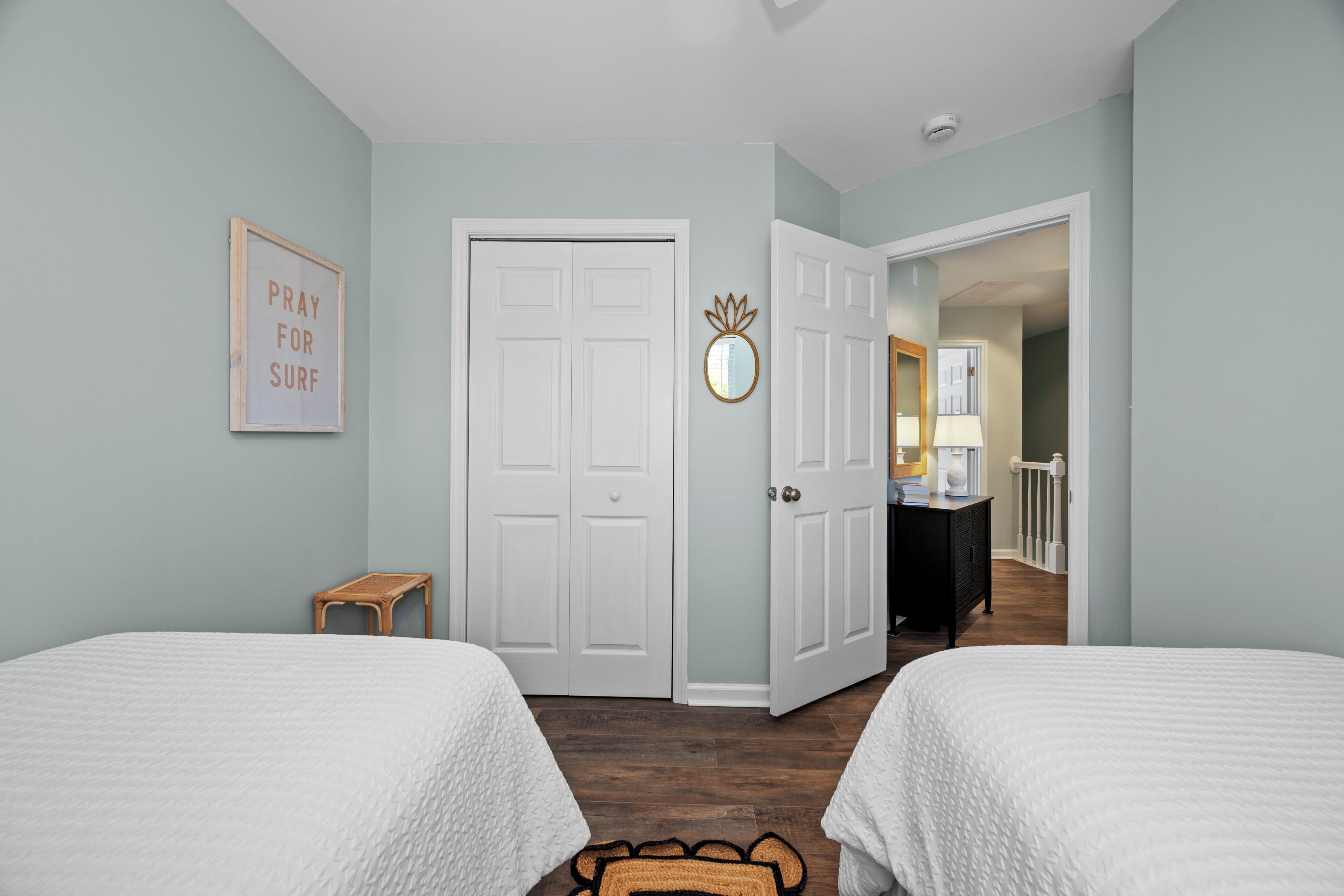 3 chambres, fer et planche à repasser, Wi-Fi gratuit, draps fournis