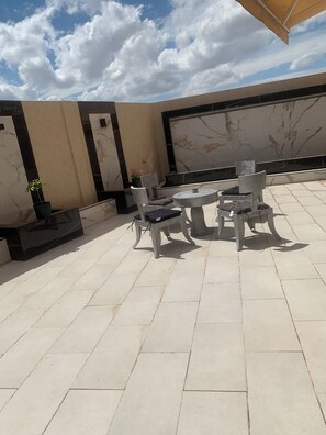 屋外ダイニングエリア