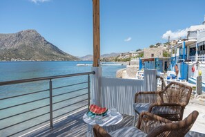 Property grounds - Studio 'Next To The Wave 1' with Sea View and Private Terrace (Μυρτιές)