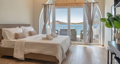 Studio 'Next To The Wave 2' with Sea View and Private Terrace