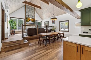 Dining - Cabin w/ hot tub near Cana Island Lighthouse and Gordon Lodge (Baileys Harbor)