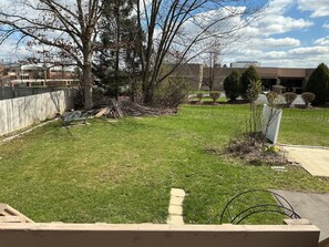 Property grounds - Nomad Hub:Ideal for Long Stays with dedicated Office and Pet friendly.Near shops (Cranberry Township)
