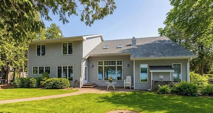 Quiet Door County Retreat w/ Private Bay Access
