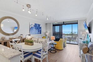 Smart TV - Seaplace G6-405 by FVC - 2/2, Beach view condo on Longboat Key (Longboat Key)