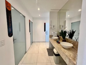 Bathroom - Compact Time - Miramar Hospedagens (João Pessoa)