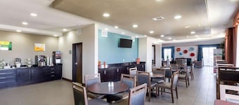 Quality Inn and Suites Victoria East