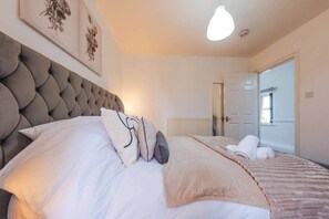 1 bedroom, free WiFi, bed sheets - The Bristol Hidey-Hole (Bristol)