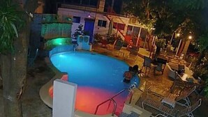 حمّام سباحة خارجي