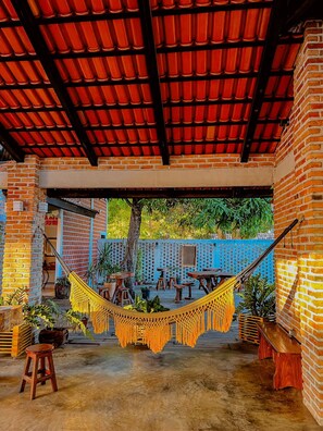 Outdoor dining - Pousada Martins Turismo (Carolina)