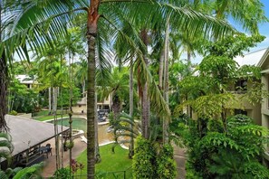 Property grounds - Butterfly Escape—Poolside Stay near Beach & Dining (Port Douglas)