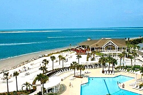 3BR Seabrook Home, Pet Friendly, Near Beach-Pools, Golf, Equestrian and Tennis