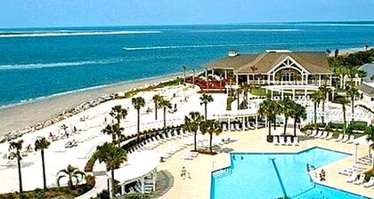 3BR Seabrook Home, Pet Friendly, Near Beach-Pools, Golf, Equestrian and Tennis