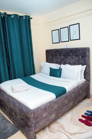 1 bedroom, iron/ironing board, WiFi - 5 minutes to Eldoret cbd!Suitable for couples /families with free parking space. (Eldoret)