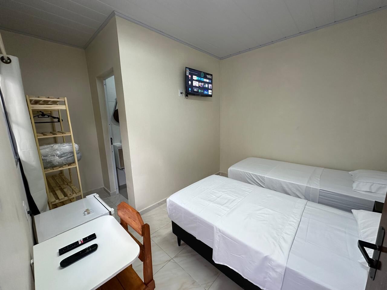 1 bedroom, desk, free WiFi, bed sheets