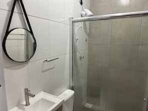 Handtücher, Seife, Shampoo, Toilettenpapier