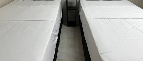 1 chambre, bureau, accĂšs au Wi-Fi (inclus), literie fournie