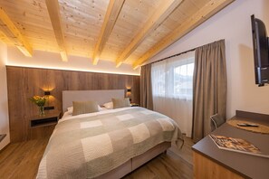 1 slaapkamer, een strijkplank/strijkijzer, reisbedje, gratis wifi