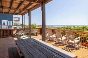 Terrace/patio - Lou Sea Ann East - Oceanfront Duplex - 4BR 2BA (Emerald Isle)