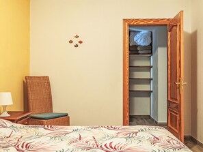 2 Schlafzimmer, Schreibtisch, Internetzugang