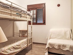 7 Schlafzimmer, Schreibtisch, Internetzugang